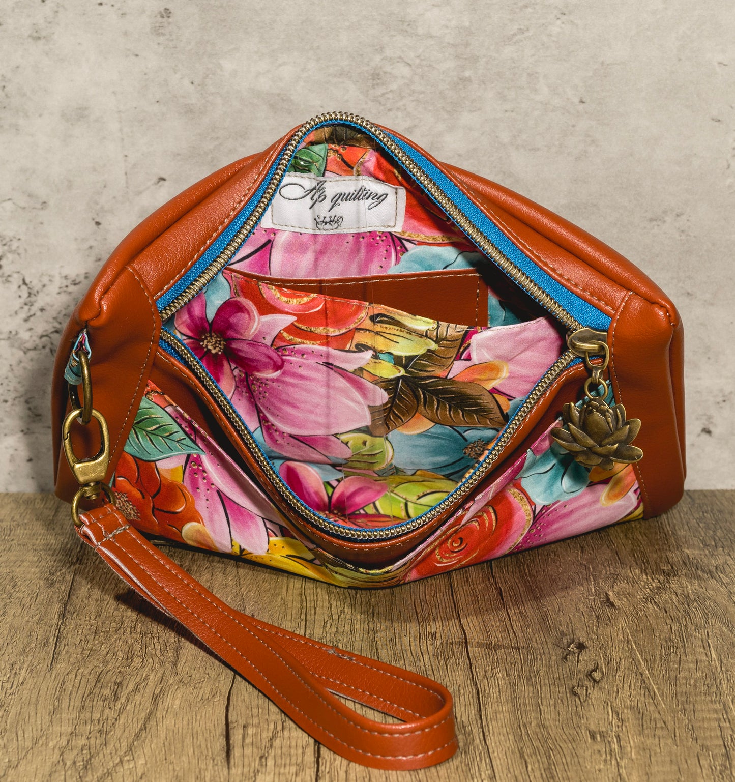 Amplector Wristlet - Fall Flower - Small