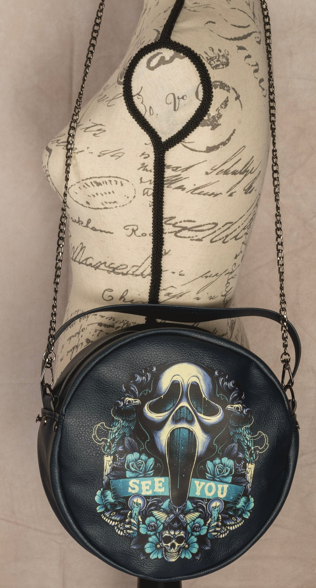 Magdalena Circle Crossbody - Scream - Meduim